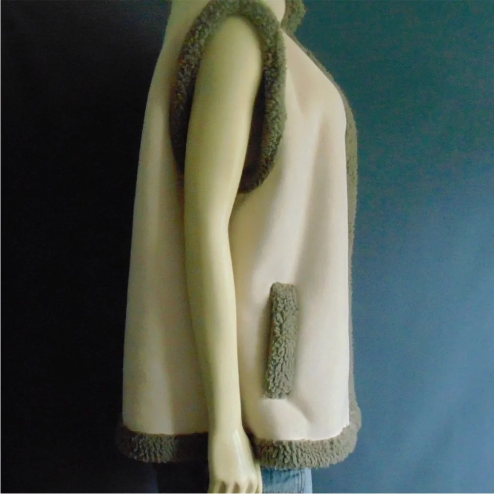 Anthropologie - Akemi + Kin Ivory Faux Suede Shearling Vest - One Size - Picture 6 of 11